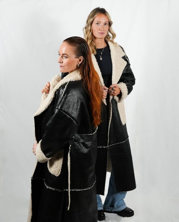 Black Coat Teddy Fur - Image 13